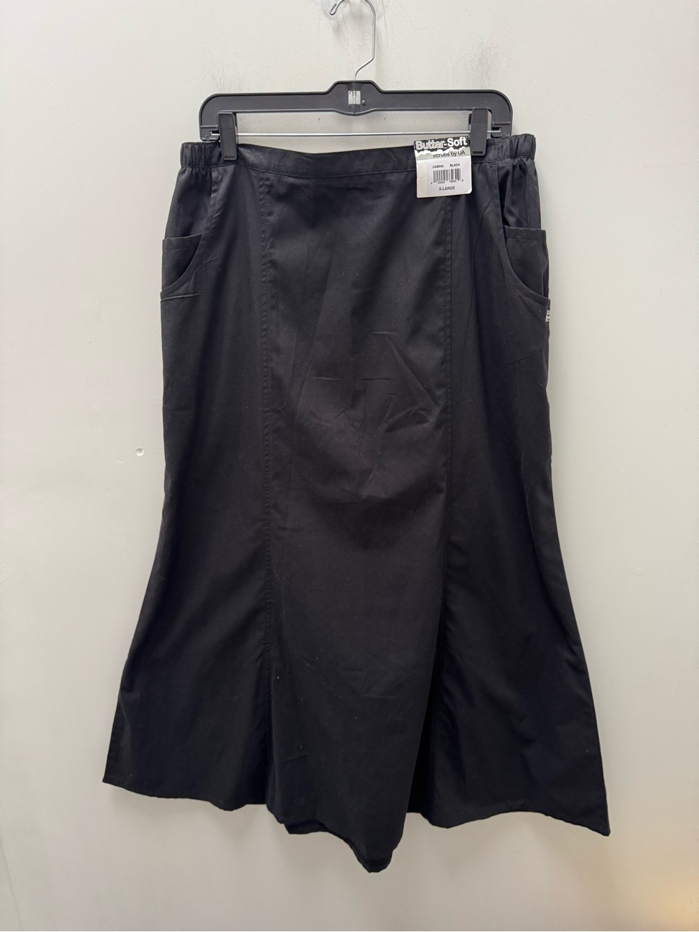 Scrubs by UA  Black  Skirt with Pockets